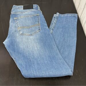 Denizen by Levi's Medium Wash Tapered Leg Jeans Men's 32x32
Classic Five-Pocket